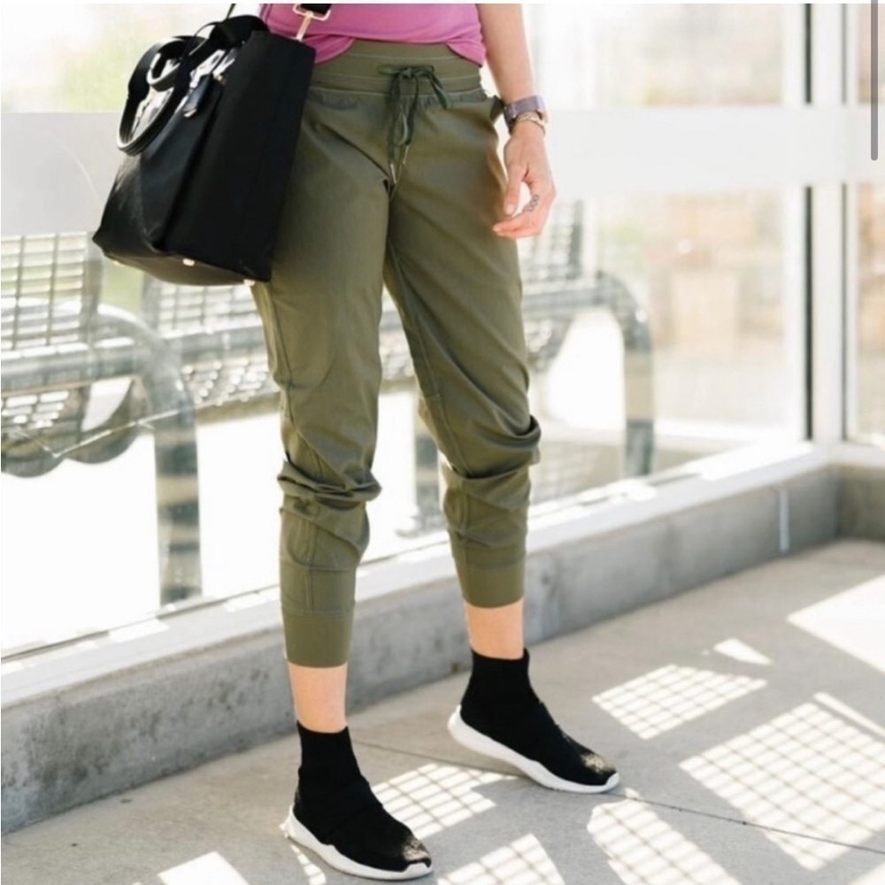 Zyia Olive Trail Joggers 29" Medium - Picture 9 of 9